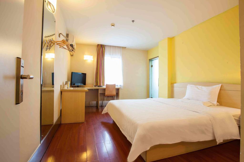 7Days Inn Foshan Qiandeng Lake Nangui Road Subway Station الغرفة الصورة