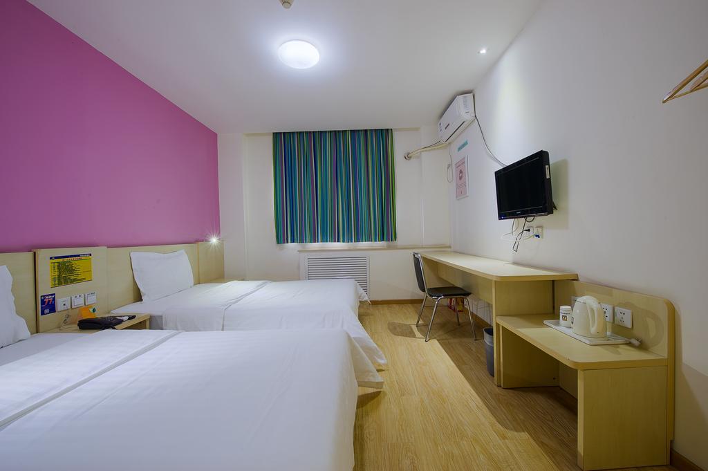 7Days Inn Foshan Qiandeng Lake Nangui Road Subway Station المظهر الخارجي الصورة